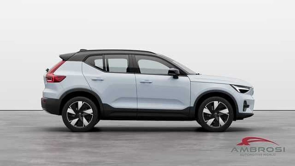 Volvo XC40 nuova a Viterbo (2)