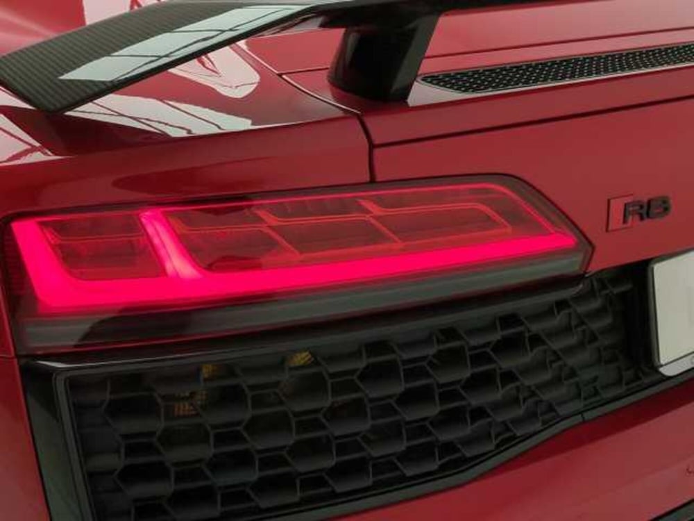 Audi R8 Coupé usata a Avellino (11)