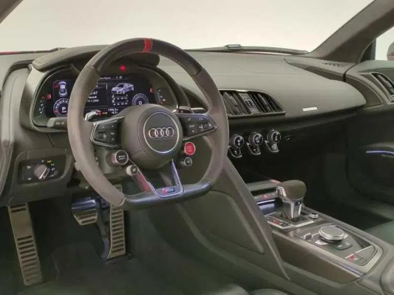 Audi R8 Coupé usata a Avellino (17)