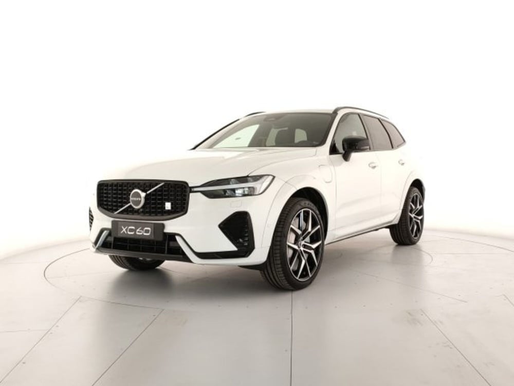 Volvo XC60 nuova a Modena (2)