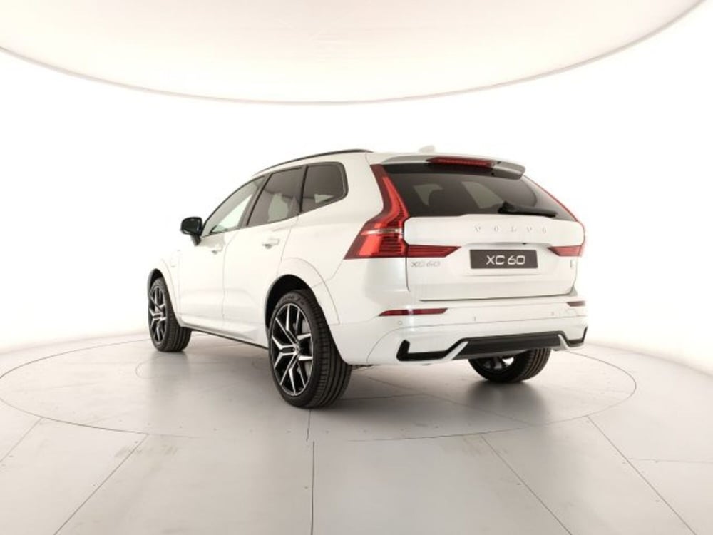 Volvo XC60 nuova a Modena (3)