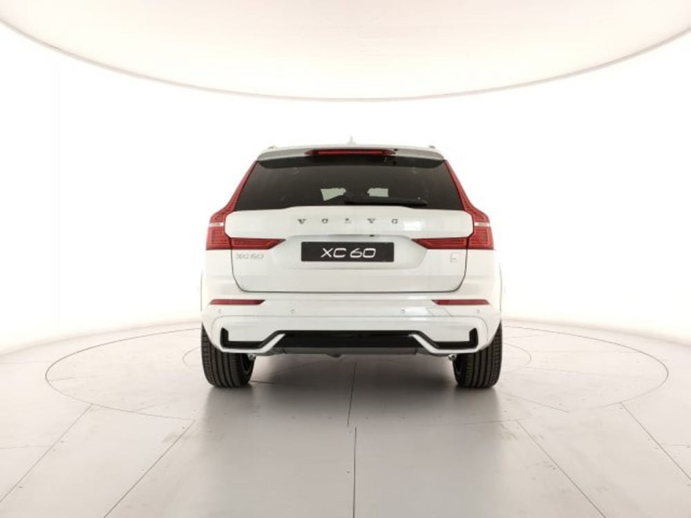 Volvo XC60 nuova a Modena (4)