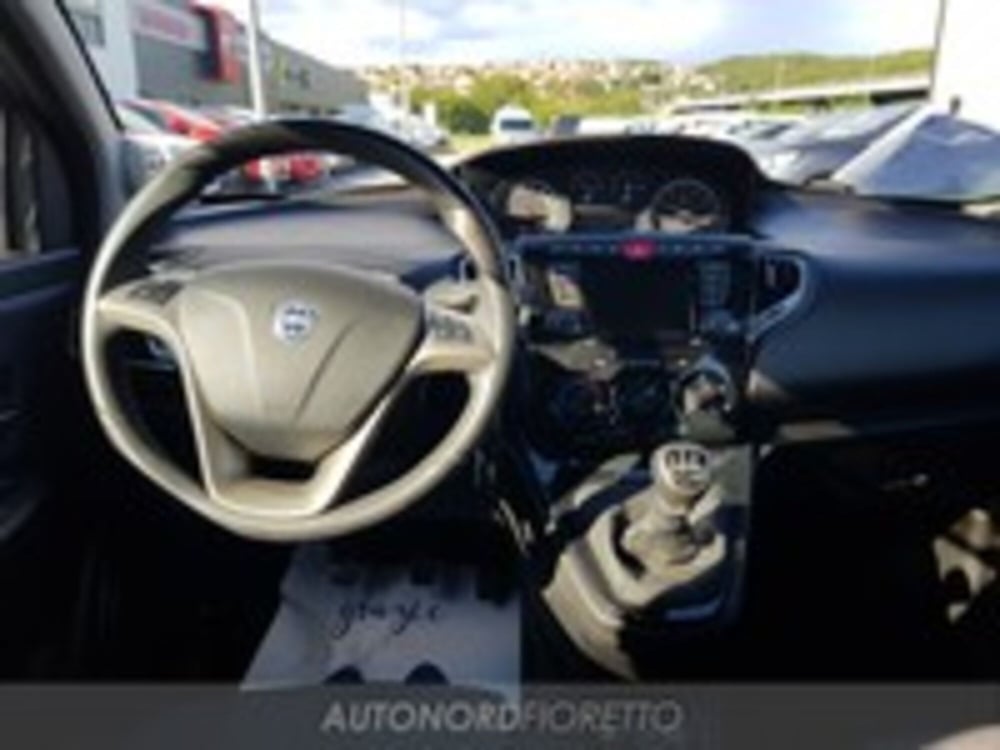 Lancia Ypsilon usata a Pordenone (13)