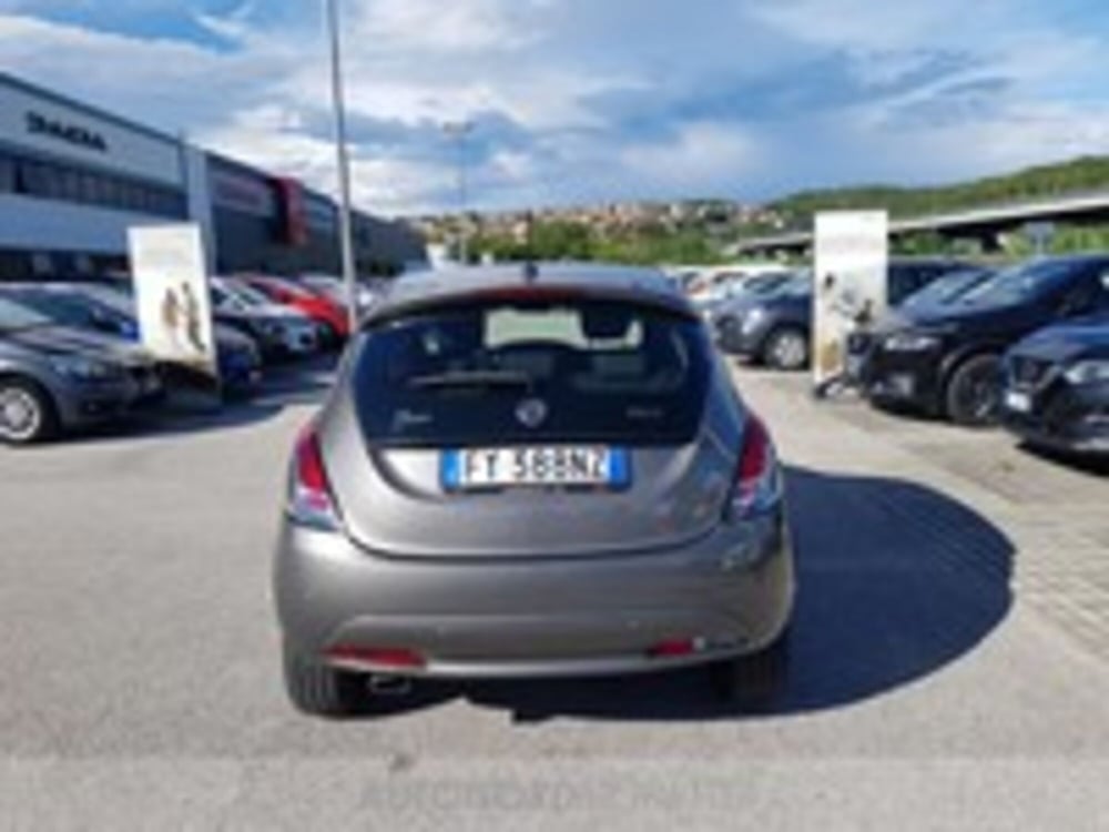 Lancia Ypsilon usata a Pordenone (4)