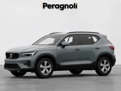Volvo XC40 B3 automatico Essential nuova a Firenze