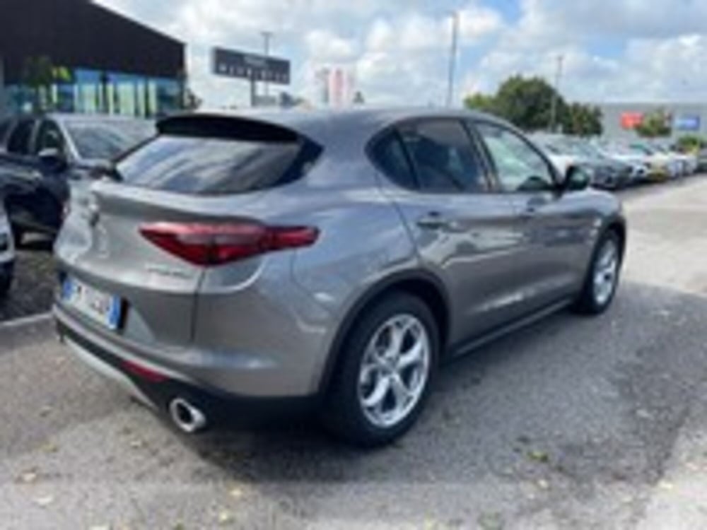 Alfa Romeo Stelvio usata a Pordenone (3)