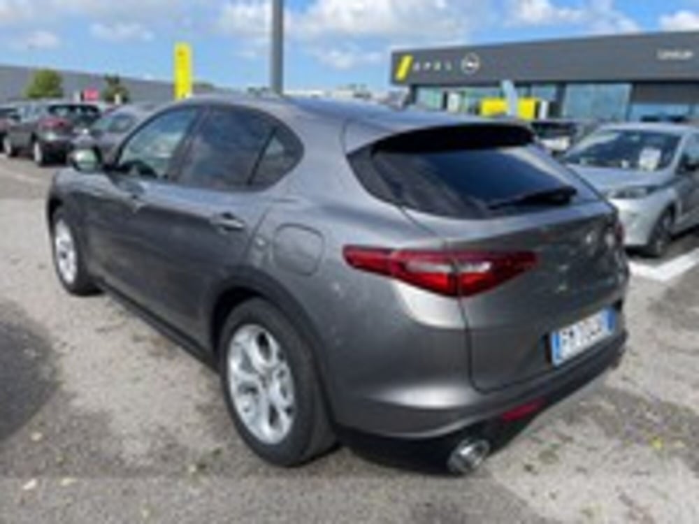 Alfa Romeo Stelvio usata a Pordenone (4)