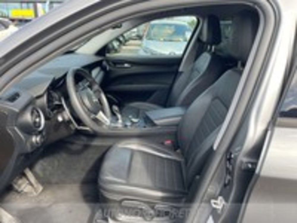 Alfa Romeo Stelvio usata a Pordenone (7)