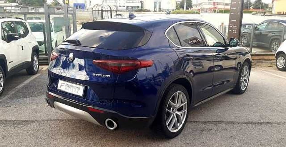 Alfa Romeo Stelvio usata a Ancona (6)