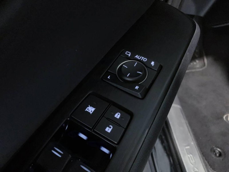 Lexus UX usata a Torino (11)
