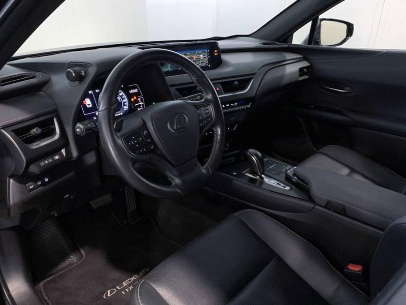 Lexus UX usata a Torino (12)