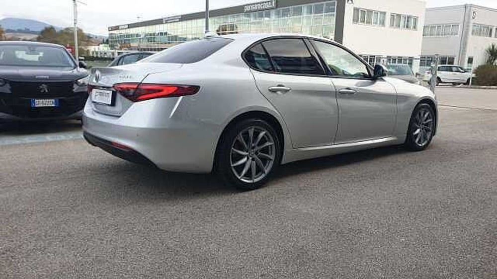 Alfa Romeo Giulia usata a Ancona (5)