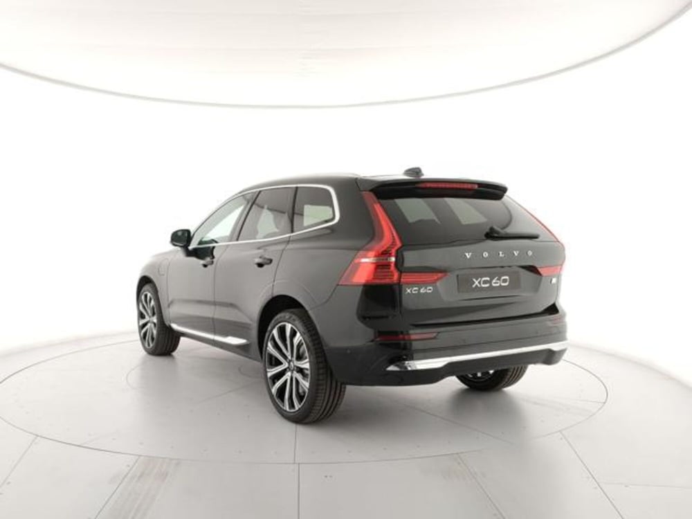 Volvo XC60 nuova a Modena (3)