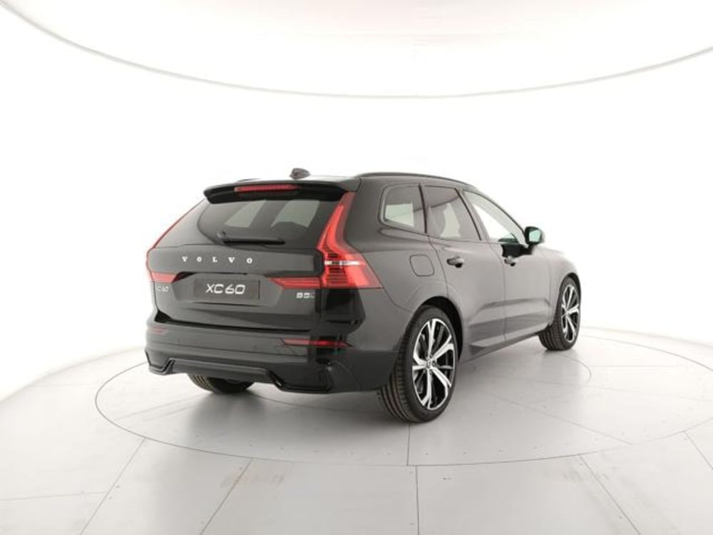 Volvo XC60 nuova a Modena (5)