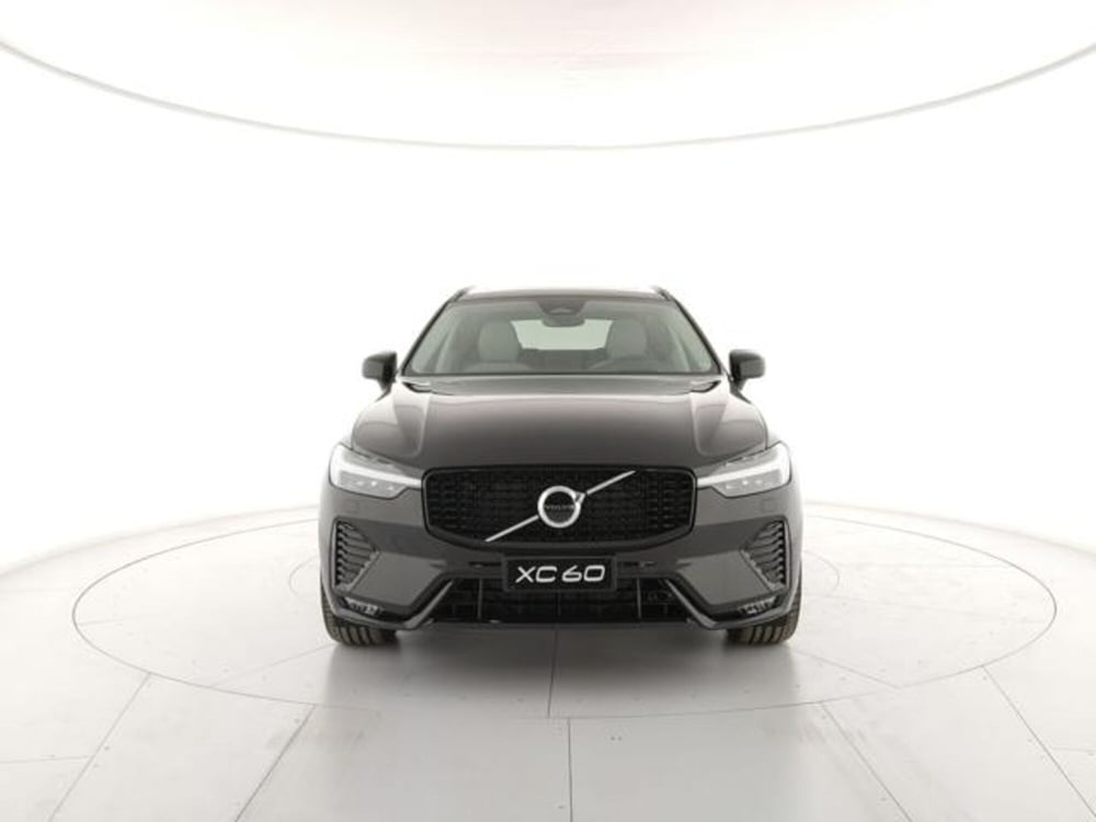 Volvo XC60 nuova a Modena (7)