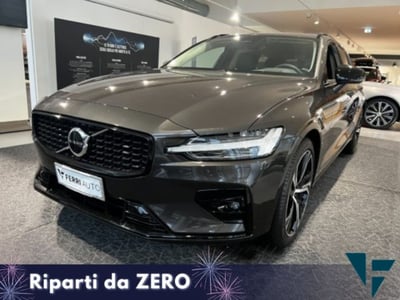 Volvo V60 B4 automatico Plus Dark  nuova a Tavagnacco