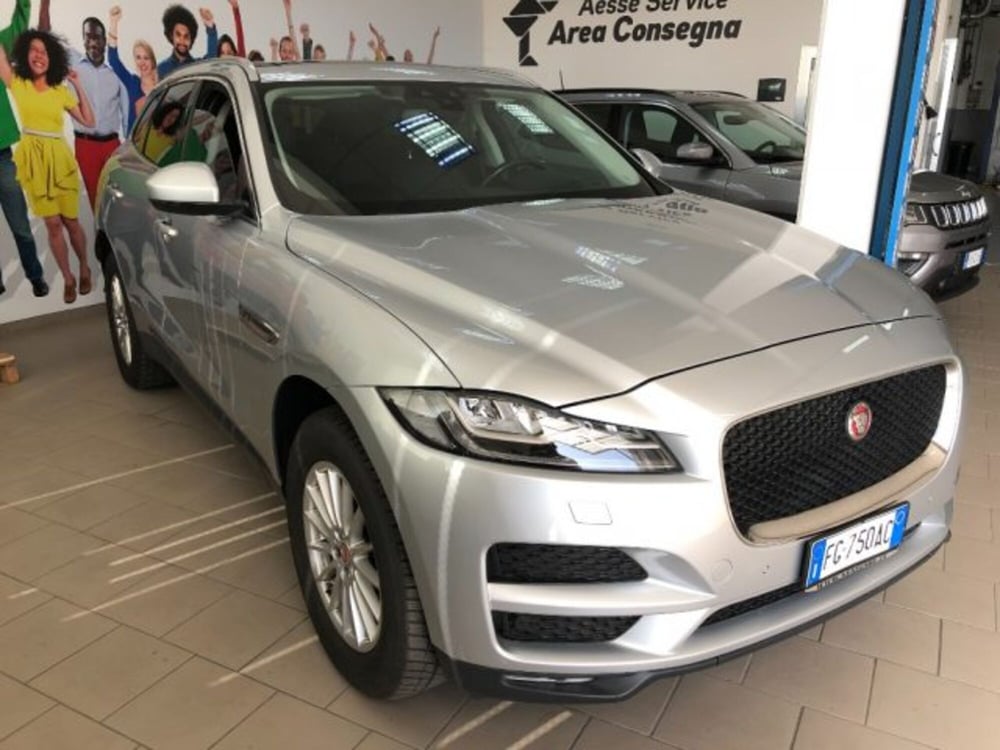 Jaguar F-Pace usata a Salerno (3)