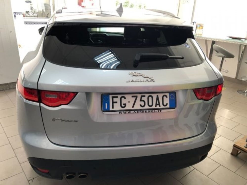 Jaguar F-Pace usata a Salerno (4)