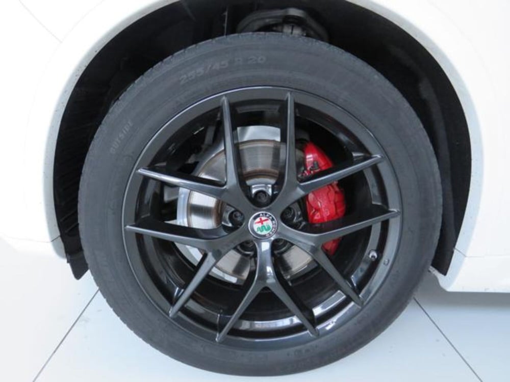 Alfa Romeo Stelvio usata a Lodi (15)