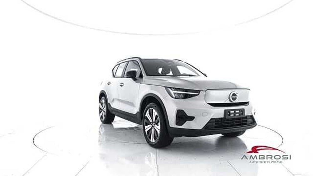 Volvo XC40 nuova a Viterbo (2)