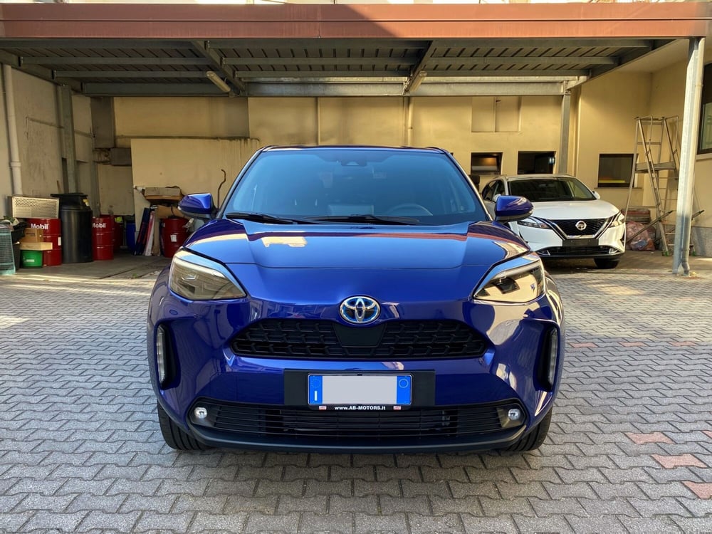 Toyota Yaris Cross nuova a Varese (2)