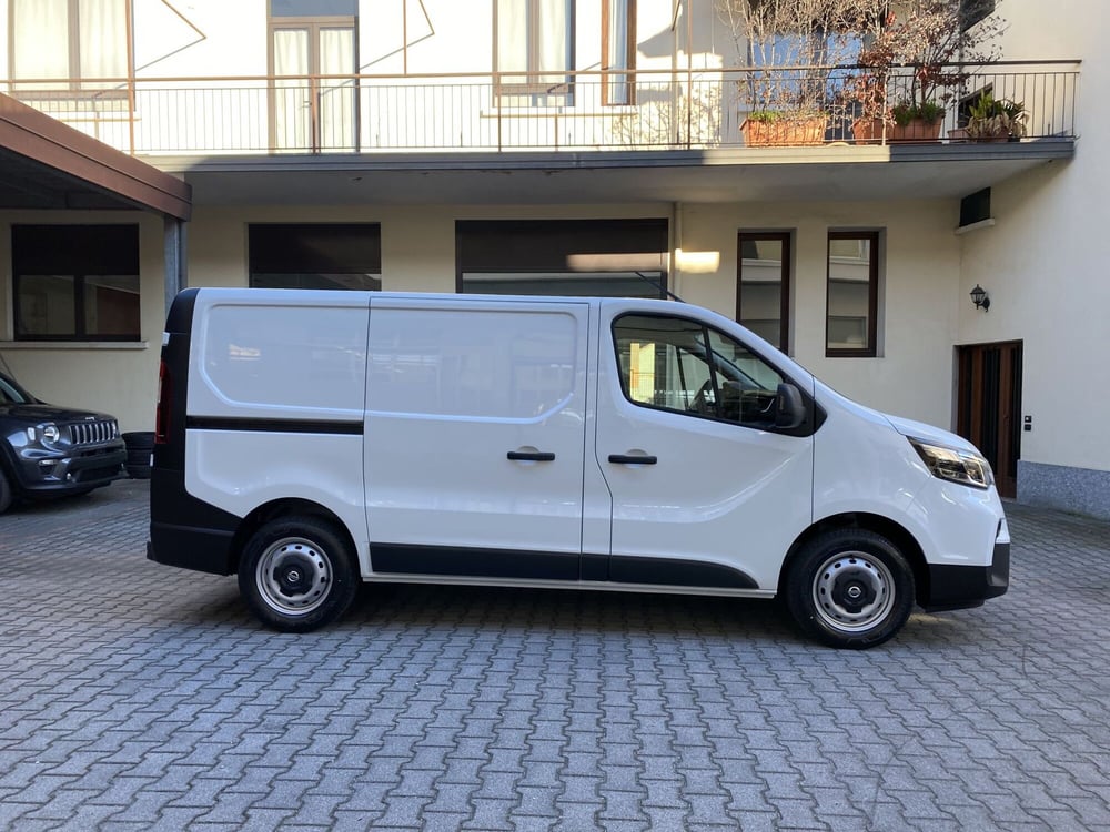 Nissan Primastar Furgone nuova a Varese (4)