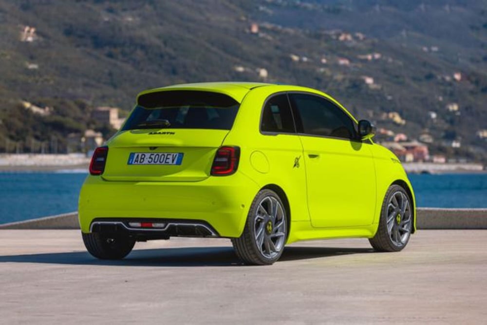 Abarth 500e nuova a Torino (2)