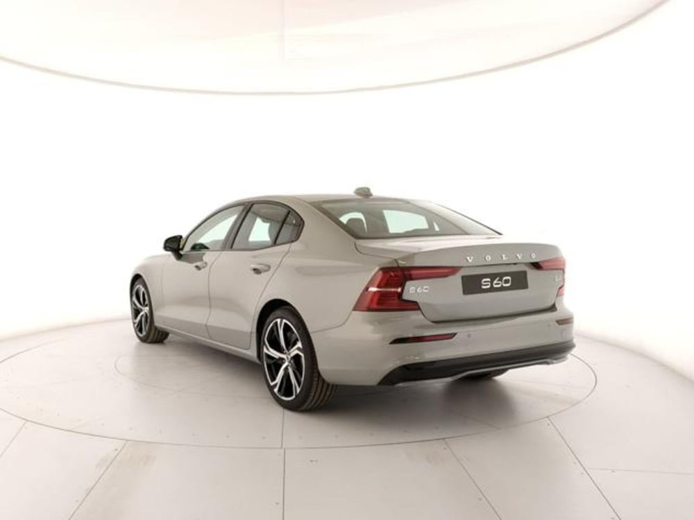 Volvo S60 nuova a Modena (3)