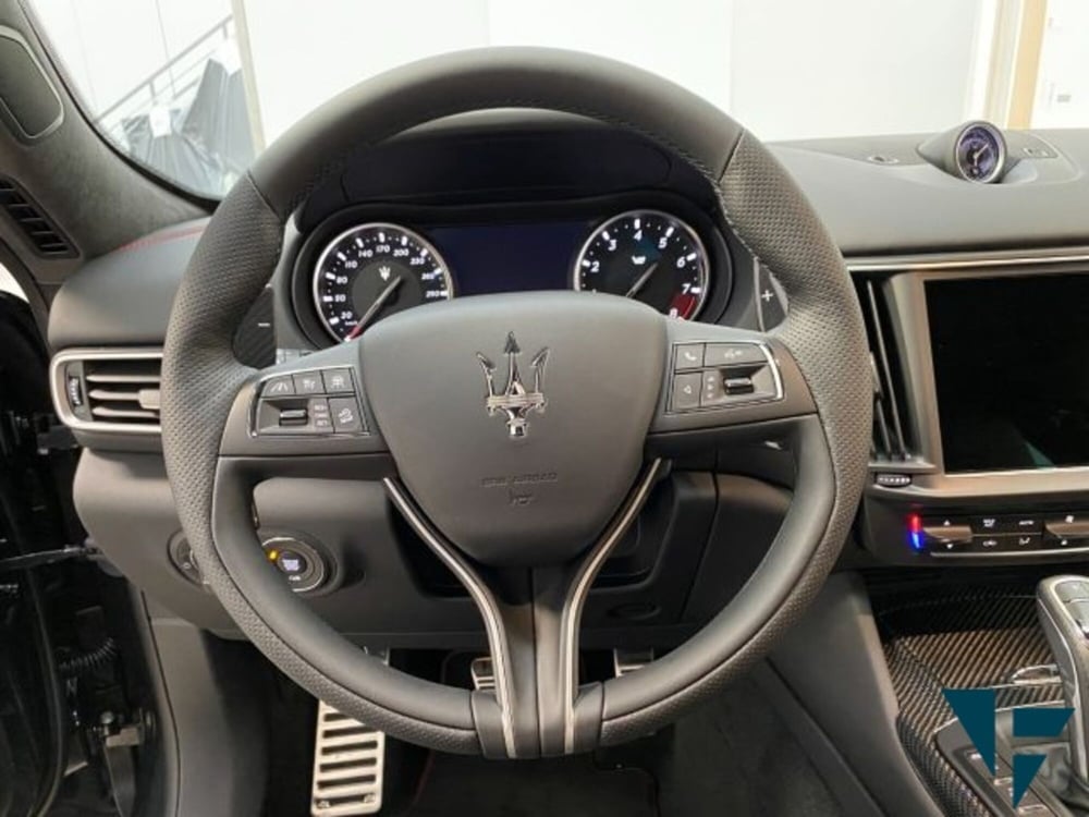 Maserati Levante usata a Udine (8)