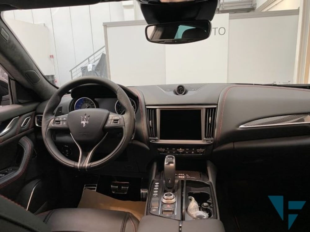 Maserati Levante usata a Udine (7)