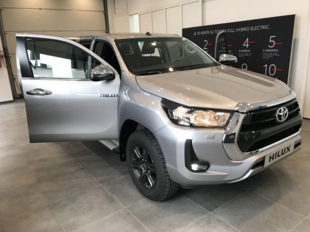 Toyota Hilux nuova a Cuneo (4)