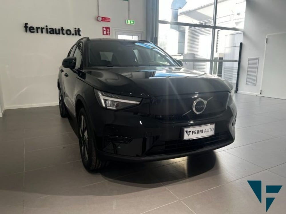 Volvo XC40 nuova a Udine (3)