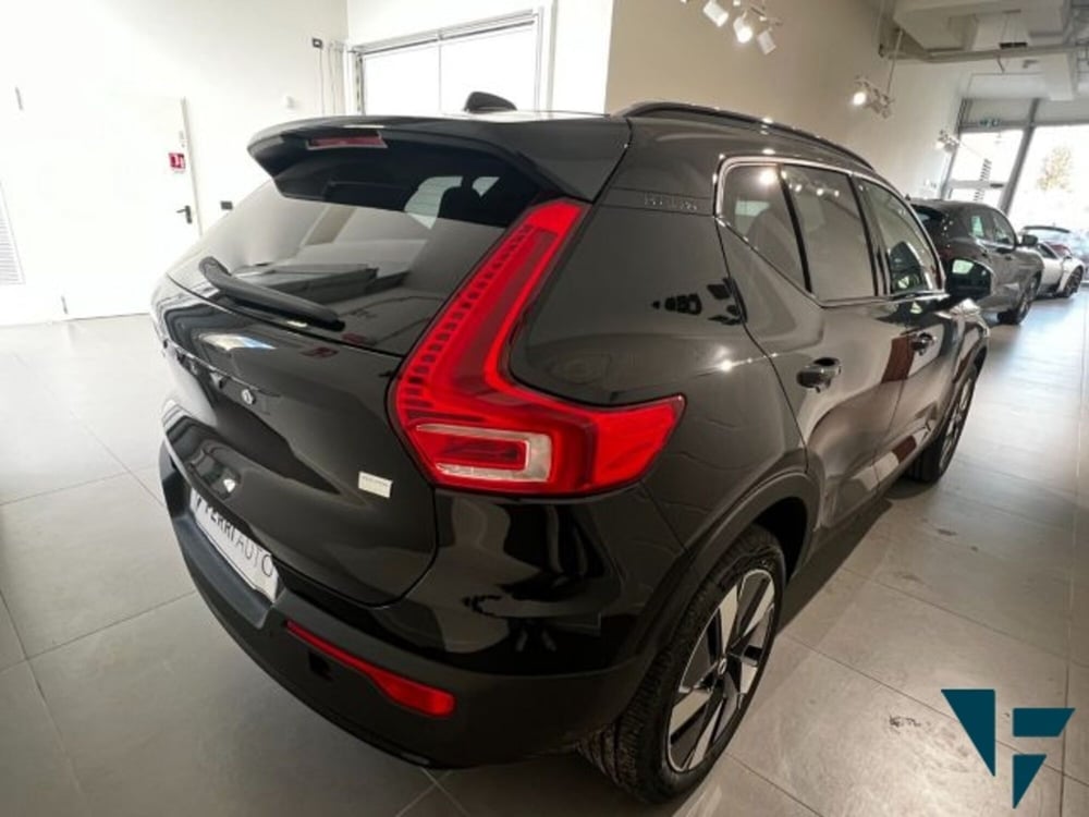 Volvo XC40 nuova a Udine (4)