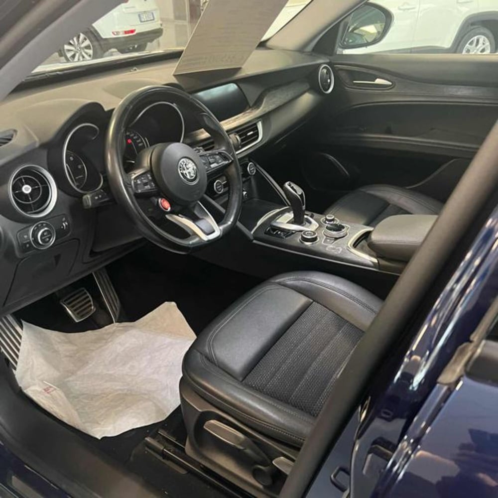 Alfa Romeo Stelvio usata a Ferrara (4)