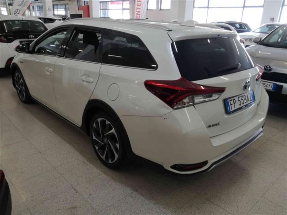 Toyota Auris Station Wagon usata a Napoli (3)