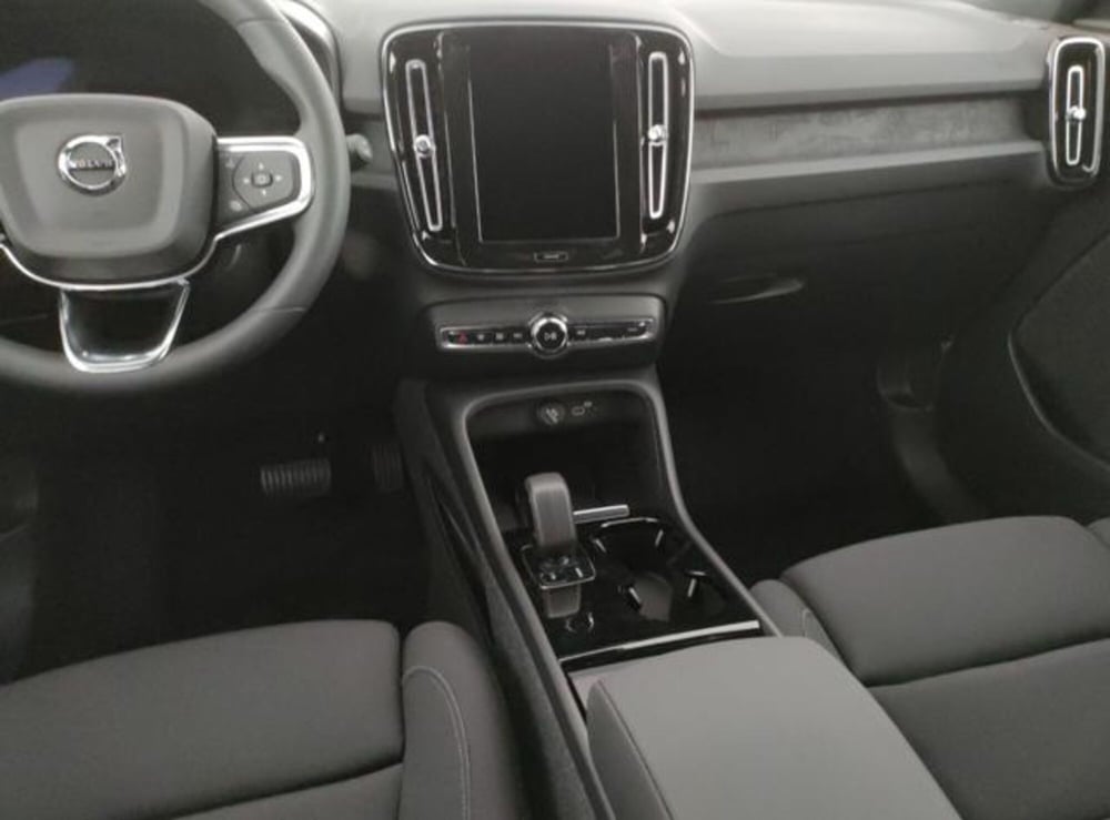 Volvo XC40 nuova a Modena (14)