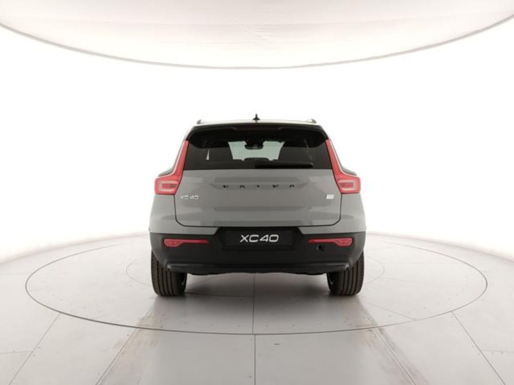 Volvo XC40 nuova a Modena (4)