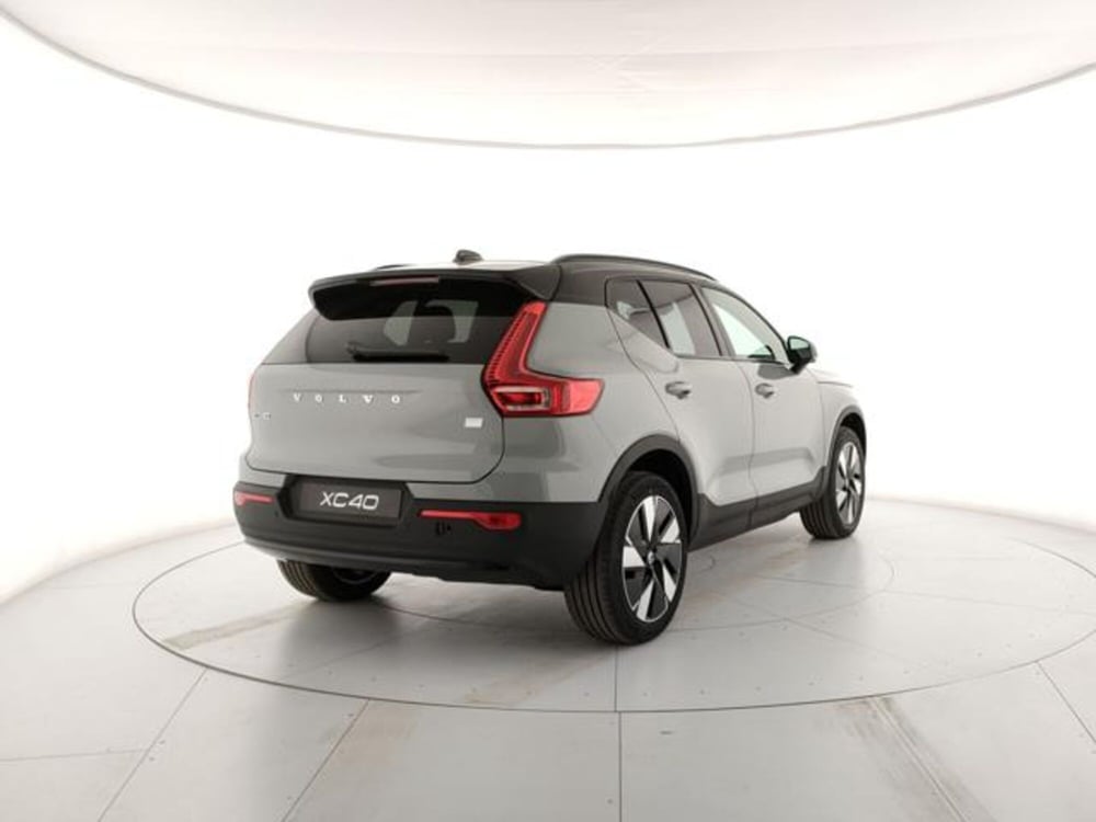 Volvo XC40 nuova a Modena (5)