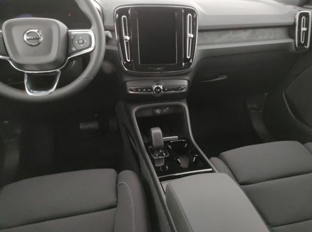 Volvo XC40 nuova a Modena (14)