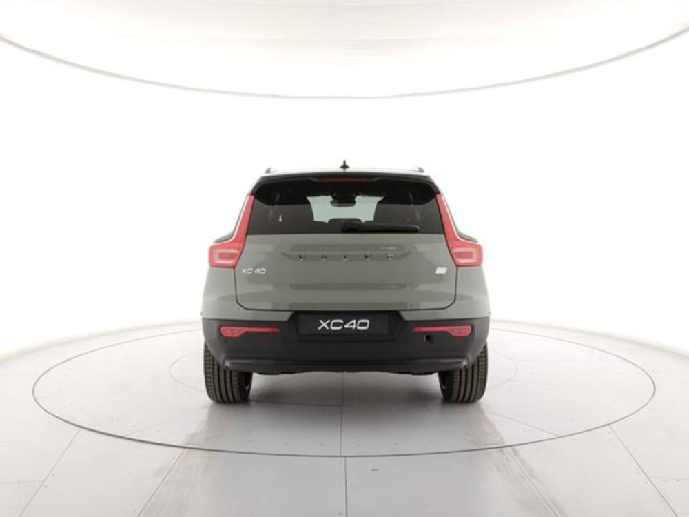 Volvo XC40 nuova a Modena (4)