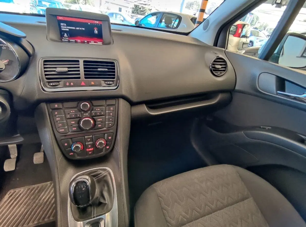 Opel Meriva usata a Como (12)