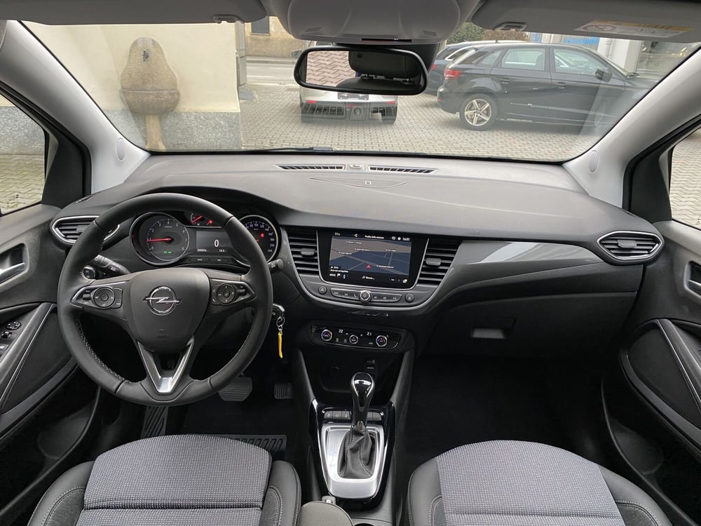 Opel Crossland X nuova a Varese (12)