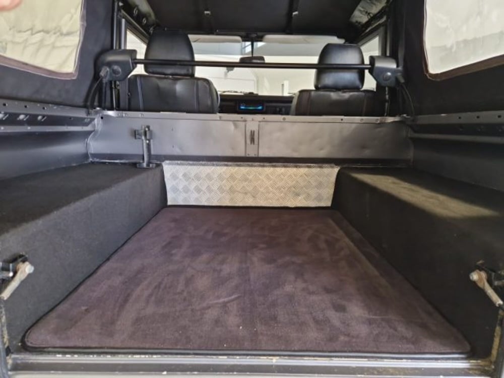 Land Rover Defender usata a Livorno (19)