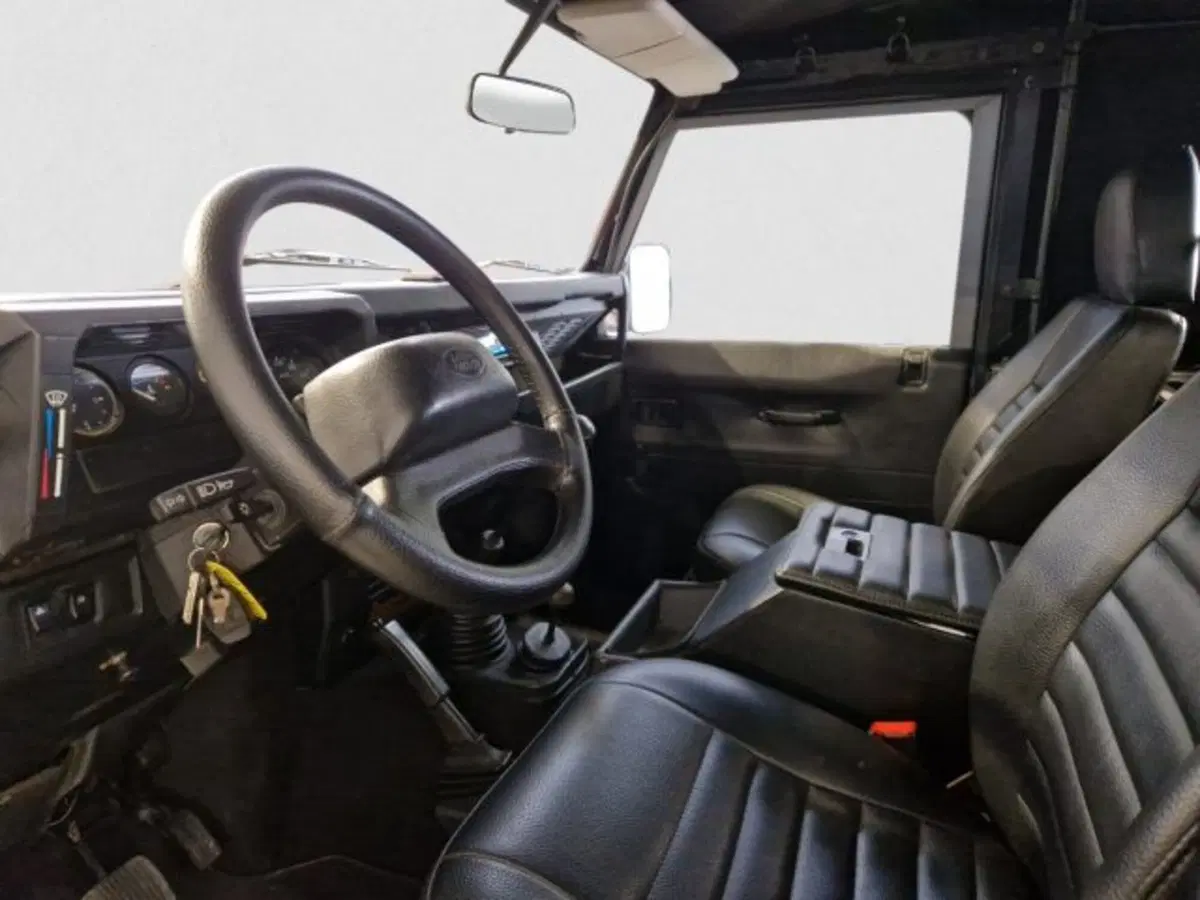 Land Rover Defender usata a Livorno (9)