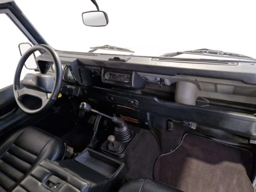 Land Rover Defender usata a Livorno (9)