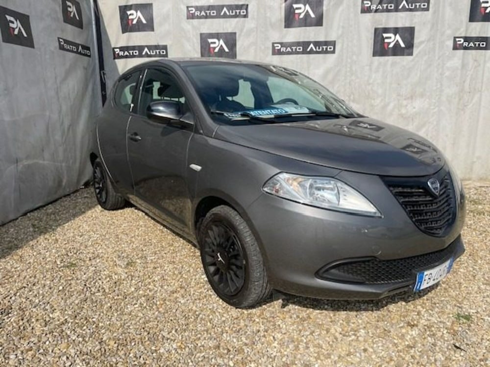 Lancia Ypsilon usata a Prato (3)