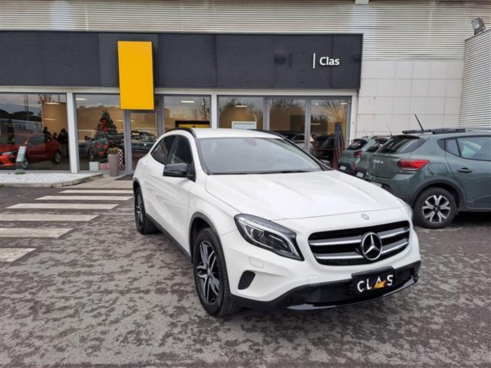 Mercedes-Benz GLA SUV usata a Livorno