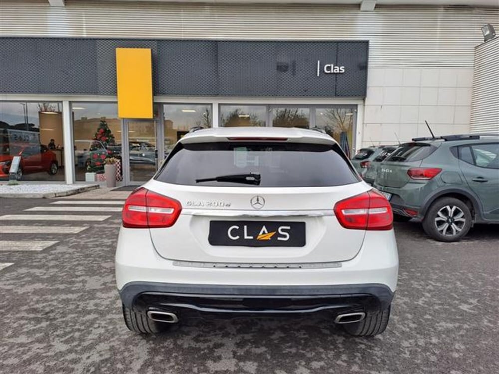 Mercedes-Benz GLA SUV usata a Livorno (7)