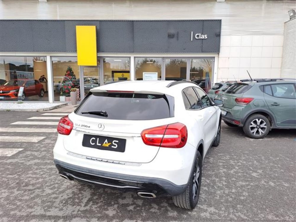 Mercedes-Benz GLA SUV usata a Livorno (8)