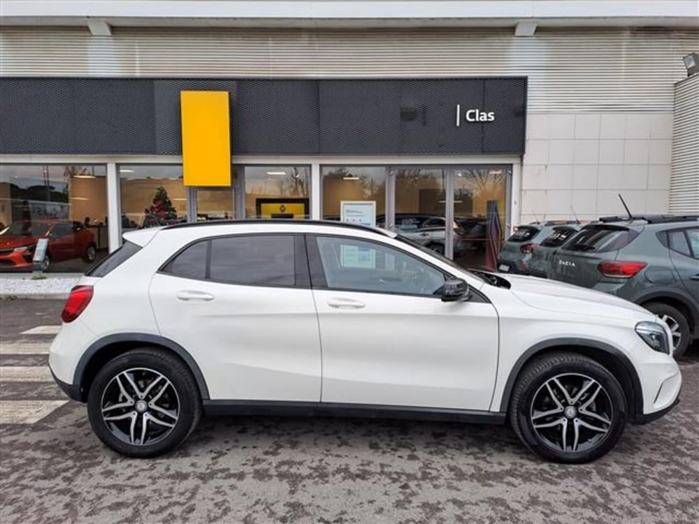 Mercedes-Benz GLA SUV usata a Livorno (9)